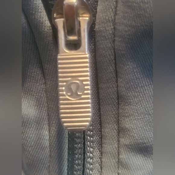 lululemon athletica Softstreme Cinch-Waist Jacket - Green - Picture 8 of 13